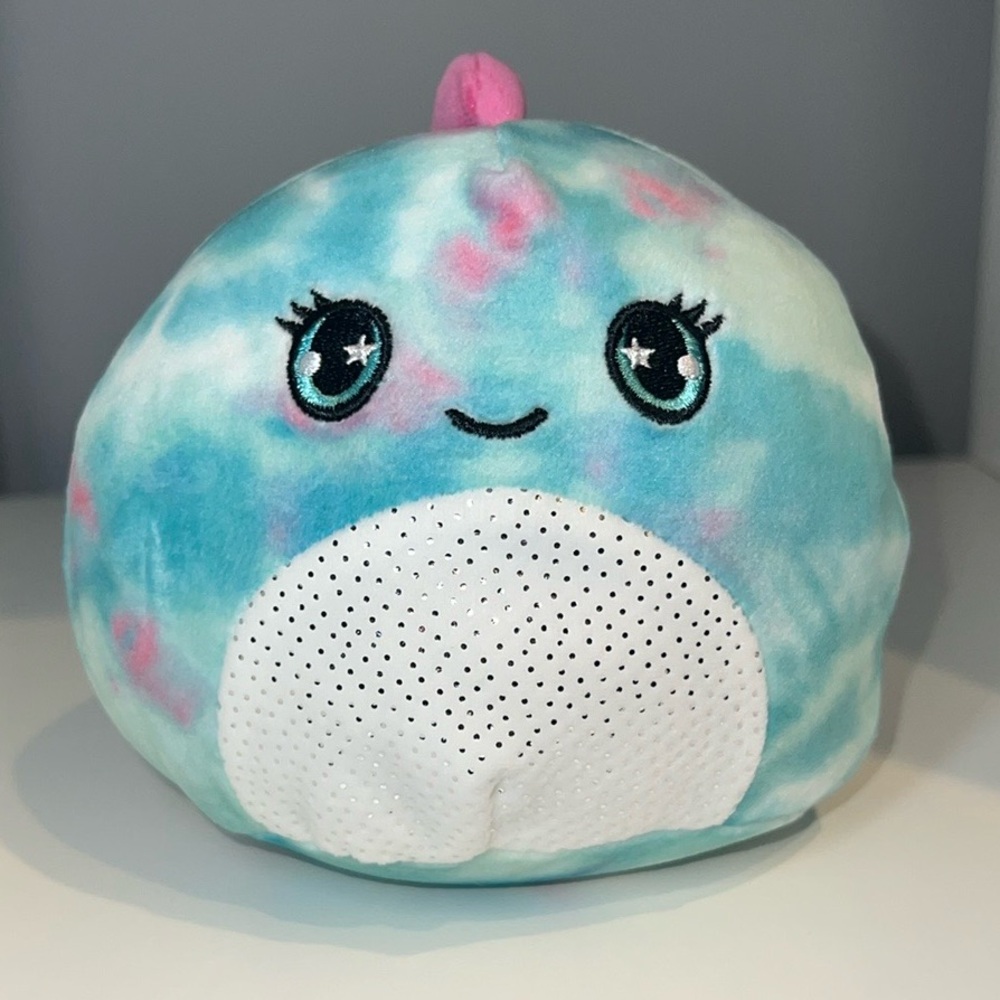 NWOT Squishmallows Yasmina the Chameleon 🩵🩷